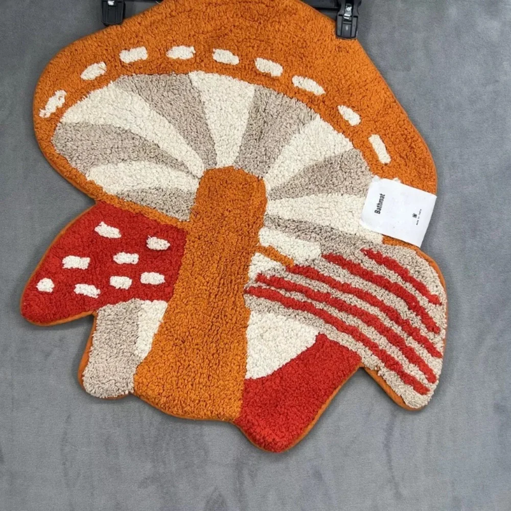 New! Urban Outfitters mushroom 🍄 bathmat
